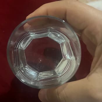 Erikli Su'da Beyaz Parçacıklar: Sağlık Tehdidi