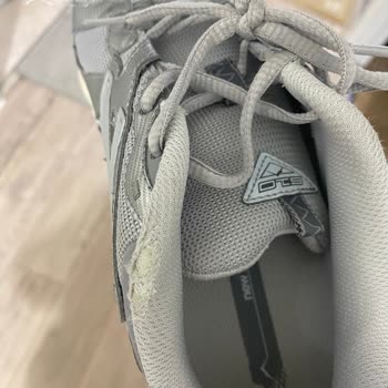 New Balance Ayakkabının Hızla Yıpranması Ve Mağaza İnceleme Süreci