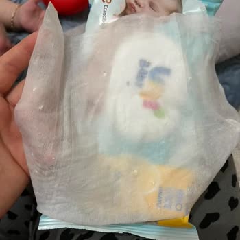 Uni Baby Islak Mendillerde Sert Cisim Sorunu