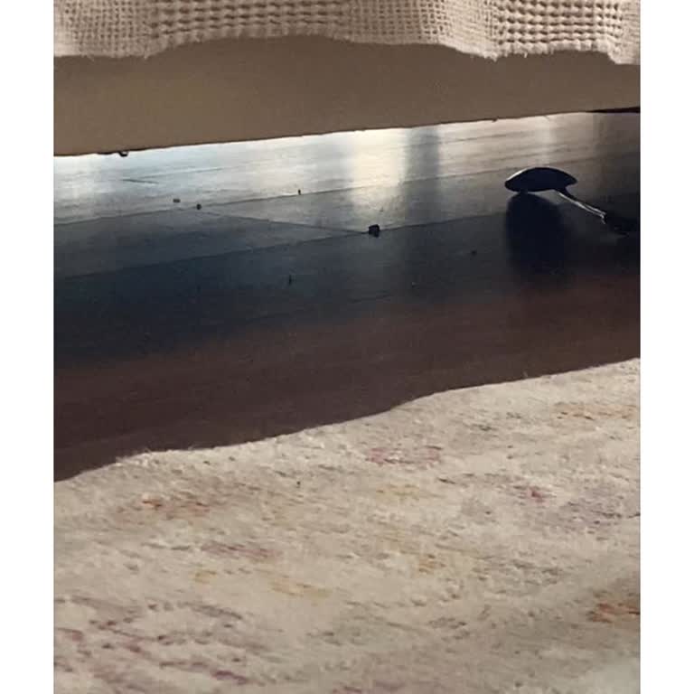 Temizlik Hizmeti Fiyaskosu: Camlar Silinmedi, Eşyalar Yerinde Kalmadı