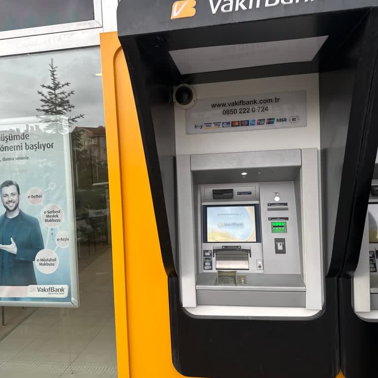 ATM'de Para Rehni Ve Saygısız Hizmet