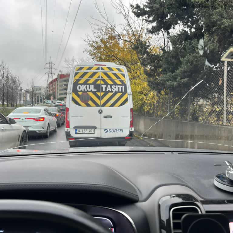 Cam Değişim Talebinde Sigorta Ve Servis Arasında Kalan Müşteri