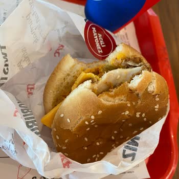 Soğuk Burger Ve Kaba Çalışanlar