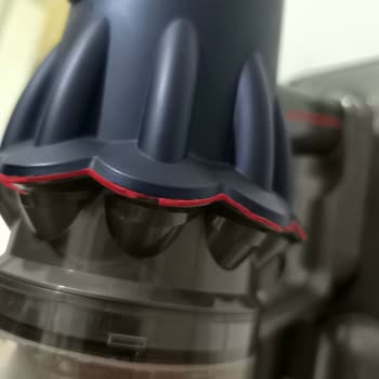 Dyson V12 Süpürge Plastik Deformasyon Sorunu