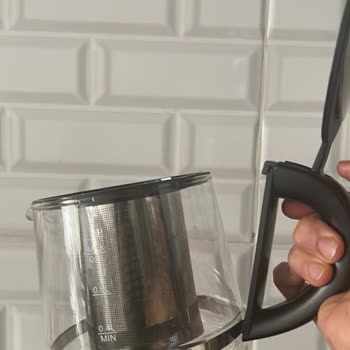 Schafer Çaycıda Güvenlik Sorunu: Kaynar Çay Kazası