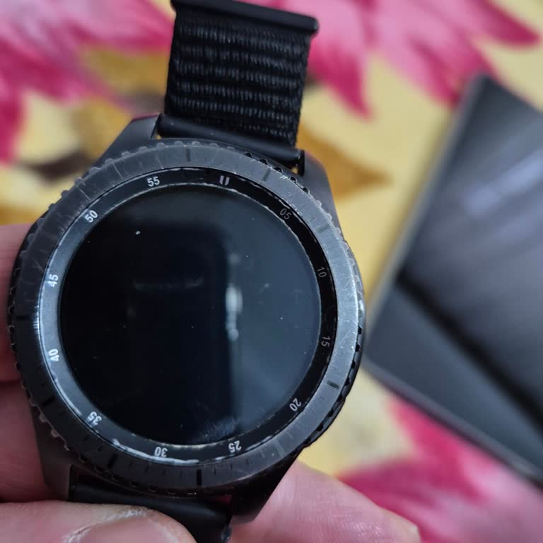 Samsung Made My Fully Functional S3 Smartwatch Useless After Software Updates