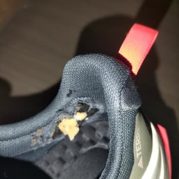 Su Geçiren Dayanıksız Outdoor Ayakkabı Sorunu