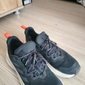 Su Geçiren Dayanıksız Outdoor Ayakkabı Sorunu