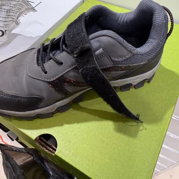 Çocuk Ayakkabısındaki Üretim Hatası Ve İlgisiz Mağaza Personeli