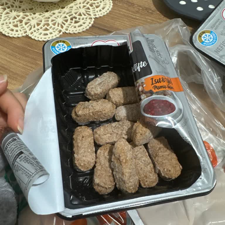 Küçük Köfteler, Büyük Hayal Kırıklığı