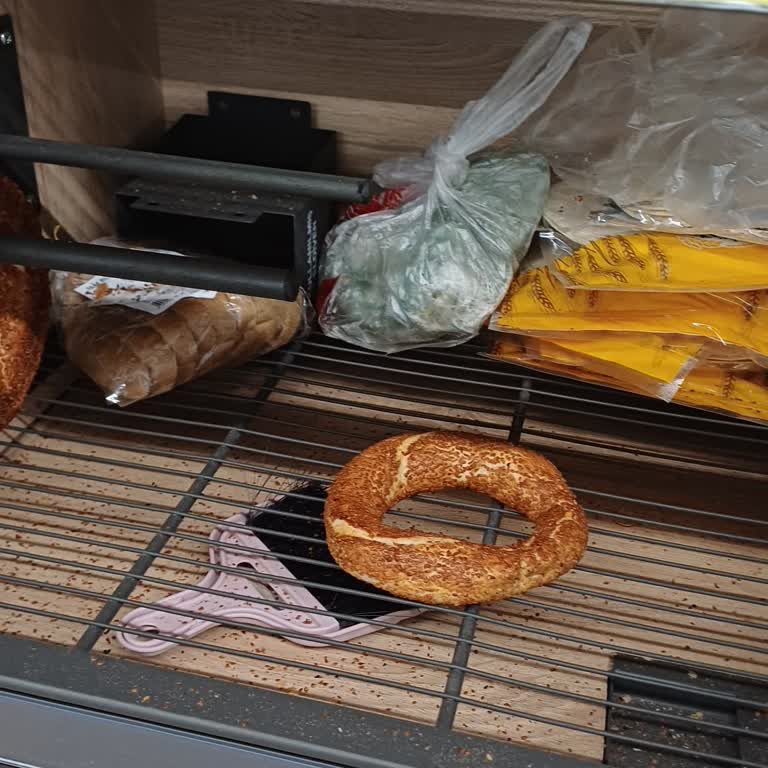 BİM'de Küflü Ekmek Sorunu