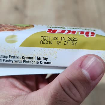 Ülker Antep Fıstıklı Milföyde Ölmüş Kurt Şoku