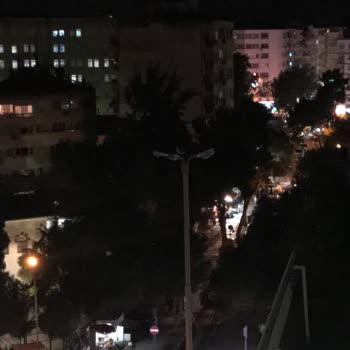 İzmir'in Karanlık Kavşağı: Acil Aydınlatma İhtiyacı