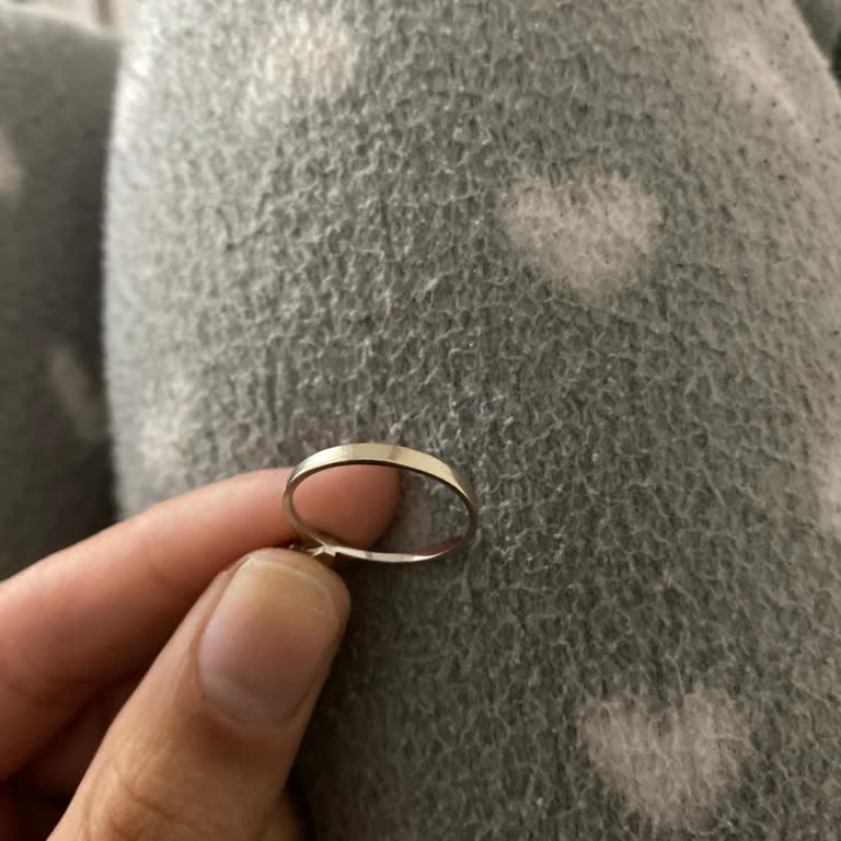 Beyaz Altın Yüzüğümde Sararma Ve Taş Düşme Sorunu