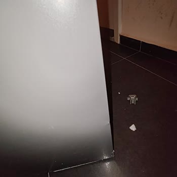 Hasarlı Buzdolabı Ve Çözülmeyen Sorunlar