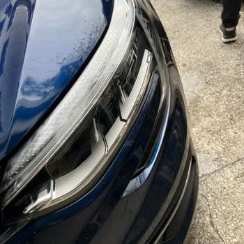 Yağmurlu Gecede Renault Megane Far Sorunu