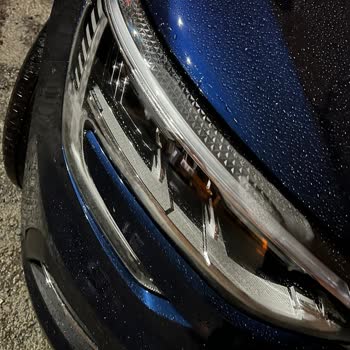 Yağmurlu Gecede Renault Megane Far Sorunu