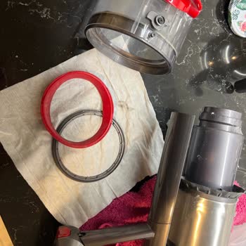 Dyson V15 Süpürgemin Toz Haznesi Sorunu