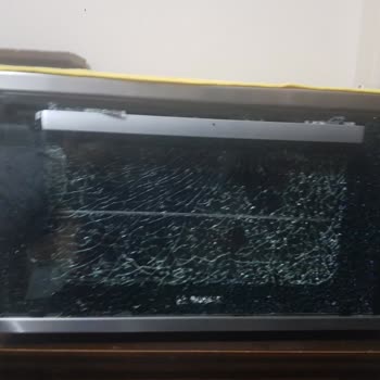 Patlayan Cam Ve Uzayan Servis Süreci