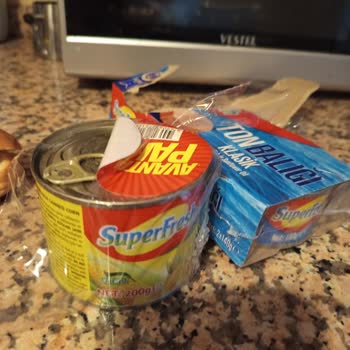 Superfresh Ton Balığından Çıkan Şok Edici Uzun Saç