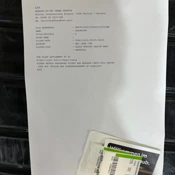 AJet – Probleme mit Buchung, beschädigtem Koffer und fehlenden Gegenständen