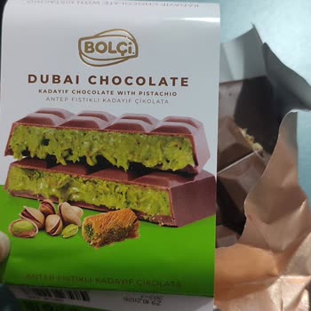 Çikolata İçinden Canlı Böcek Çıktı!