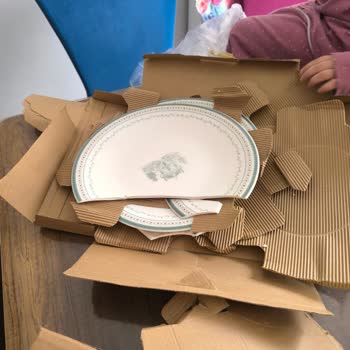 Kırık Tabaklar Ve Yanıtsız Müşteri Hizmetleri