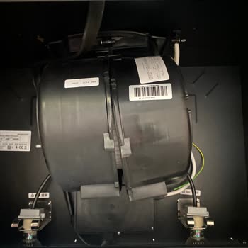 Kırık Davlumbaz Ve Zarar Gören Fayans: Çözüm Bekleyen Mağduriyet