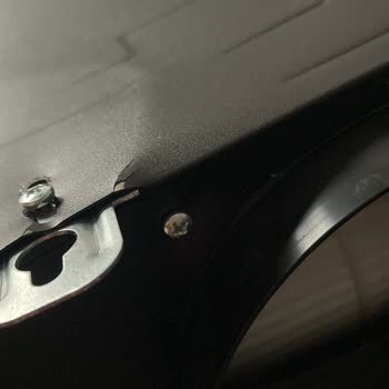 Kırık Davlumbaz Ve Zarar Gören Fayans: Çözüm Bekleyen Mağduriyet