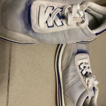 Lacoste Ayakkabıda Renk Sorunu