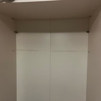 Tehlike Yaratan Kırık Dolap Rafı