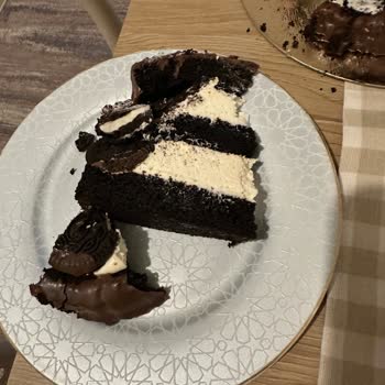 Sarayaltı Pastanesi'nden Hayal Kırıklığı: Yetersiz Malzeme Ve İlgisizlik