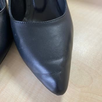Stiletto Ayakkabıda Tekrarlayan Burun Deformasyonu Sorunu