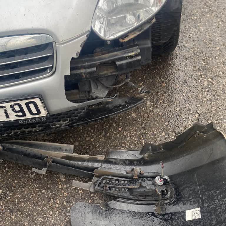 Çöp Kamyonu Aracımı Parçaladı, Belediyeden Ses Yok