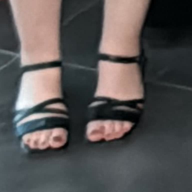 Nikah Gününde Kırılan Ayakkabı Topuklarıyla Zor Anlar