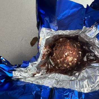 Bayat Ve Kurtlu Çikolata Sorunu