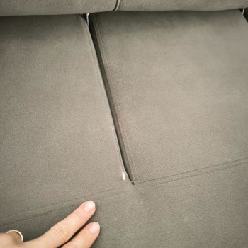 Garanti Kapsamındaki Koltuk Takımına Ücret Talebi Ve Kötü Hizmet