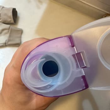 OMO Deterjanı Kıyafetlerde Kalıcı Mavi Lekeler Bırakıyor