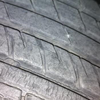 Petlas Lastiklerinde Erken Çatlama Sorunu