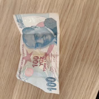 VakıfBank ATM'sinden Yırtık Banknot Ve Şube Personelinin İlgisizliği