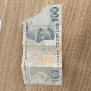 VakıfBank ATM'sinden Yırtık Banknot Ve Şube Personelinin İlgisizliği