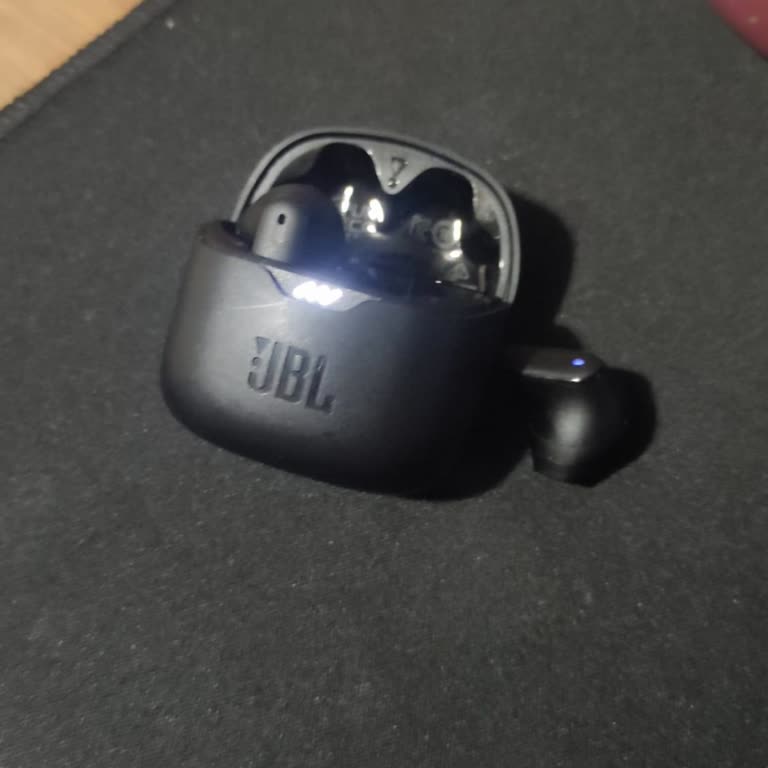 JBL Tune Flex Kulaklıkta Sürekli Şarj Problemi