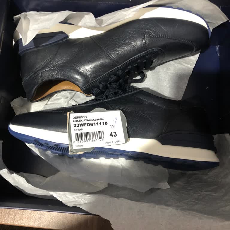 Derimod Yanlış Renk Ve Stok Bilgisiyle Mağduriyet