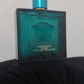 Купленный в File Store парфюм Versace Eros кажется поддельным—прошу возврат