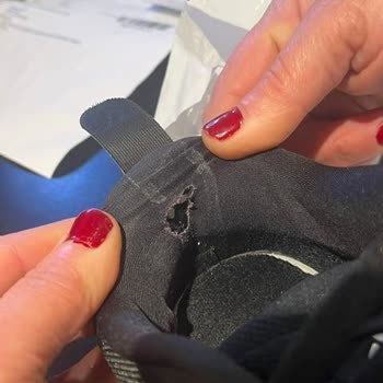 Adidas Ayakkabıda 1 Haftada Yırtılma Sorunu