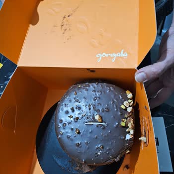 Yemeksepeti'nden Gelen Hasarlı Pasta Ve Yetersiz Çözüm