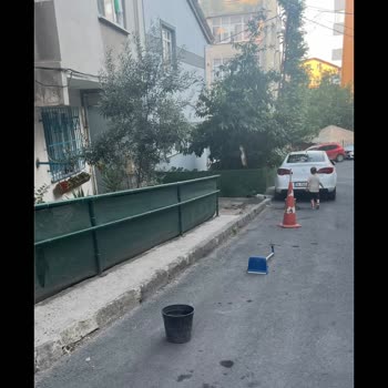 Ayazağa Mahallesi'ndeki Sorunlara Çözüm Bekliyoruz
