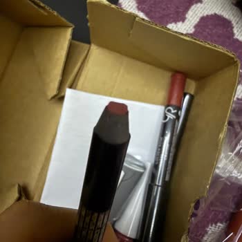 İndirimli Ürünlerde Sürekli Kırık Dudak Kalemi Sorunu