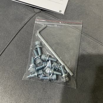 Eksik Vidalar Ve Yanıltıcı Ürün Görselleri