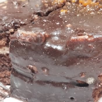 Küflü Pasta İle Doğum Günü Kabusu